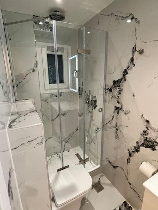 Luxury Apartment Next To Agias Sofias Θεσσαλονίκη Εξωτερικό φωτογραφία